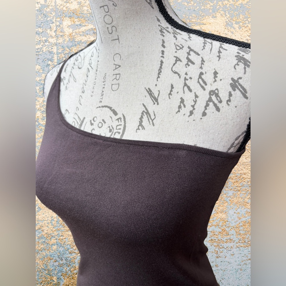 THEORY Dark Chocolate One Shoulder Tank Top
Size 6
Like New / Never Worn - Picture 7 of 9